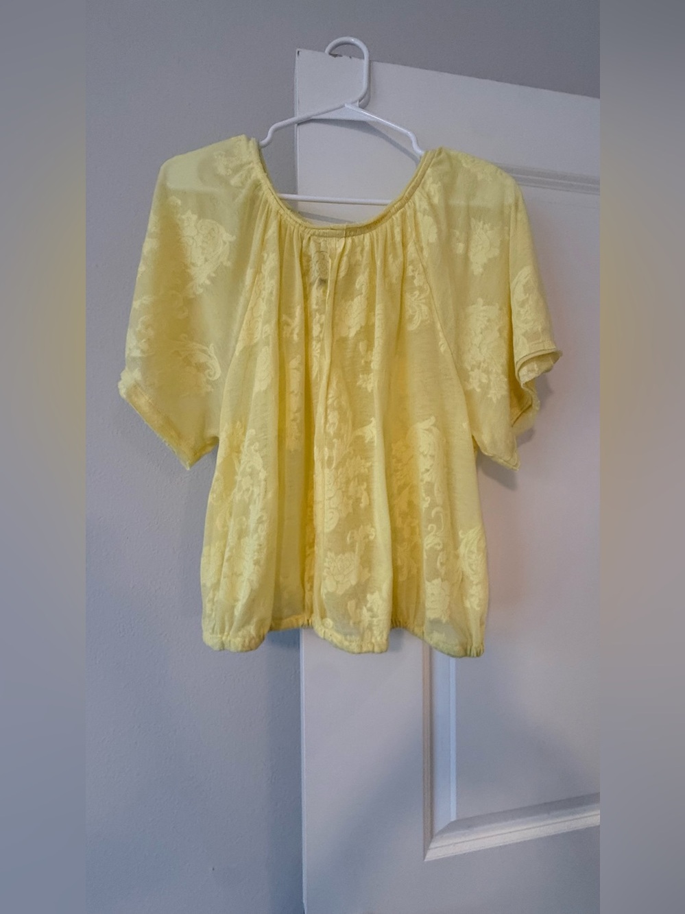 Anthropologie Pastel Yellow Floral Burnout Flutter Sleeve Blouse🤩 - Picture 3 of 8
